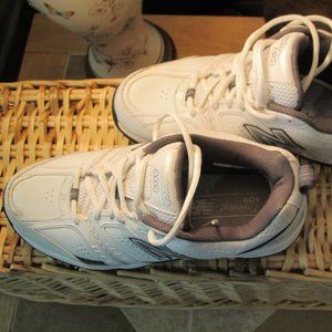 Men's New Balance 409 Training Athletic Sneakers 8.5 Wide 4E